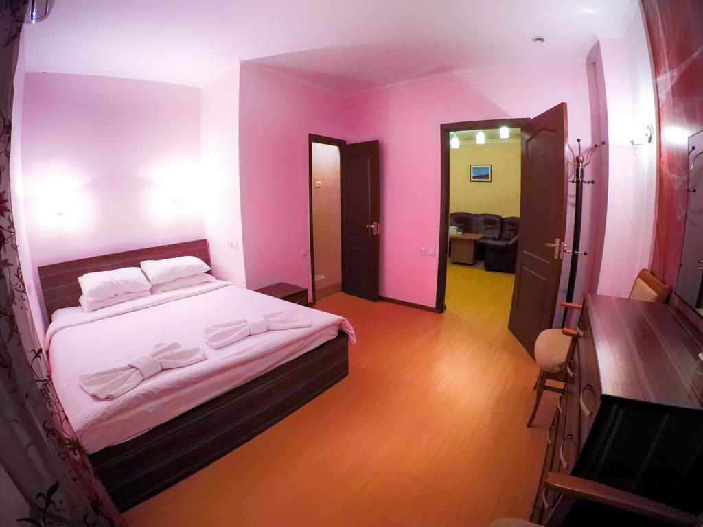 Vayk Hotel エクステリア 写真