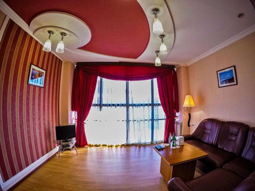 Vayk Hotel エクステリア 写真