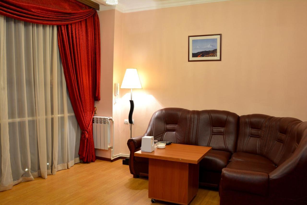 Vayk Hotel エクステリア 写真