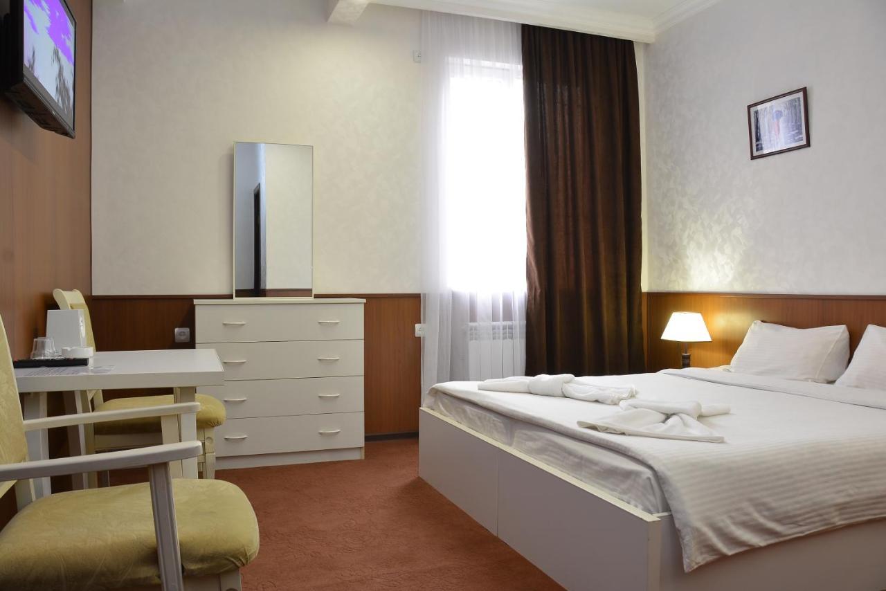 Vayk Hotel エクステリア 写真