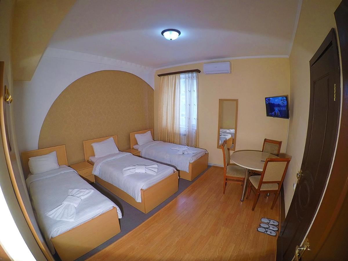 Vayk Hotel エクステリア 写真